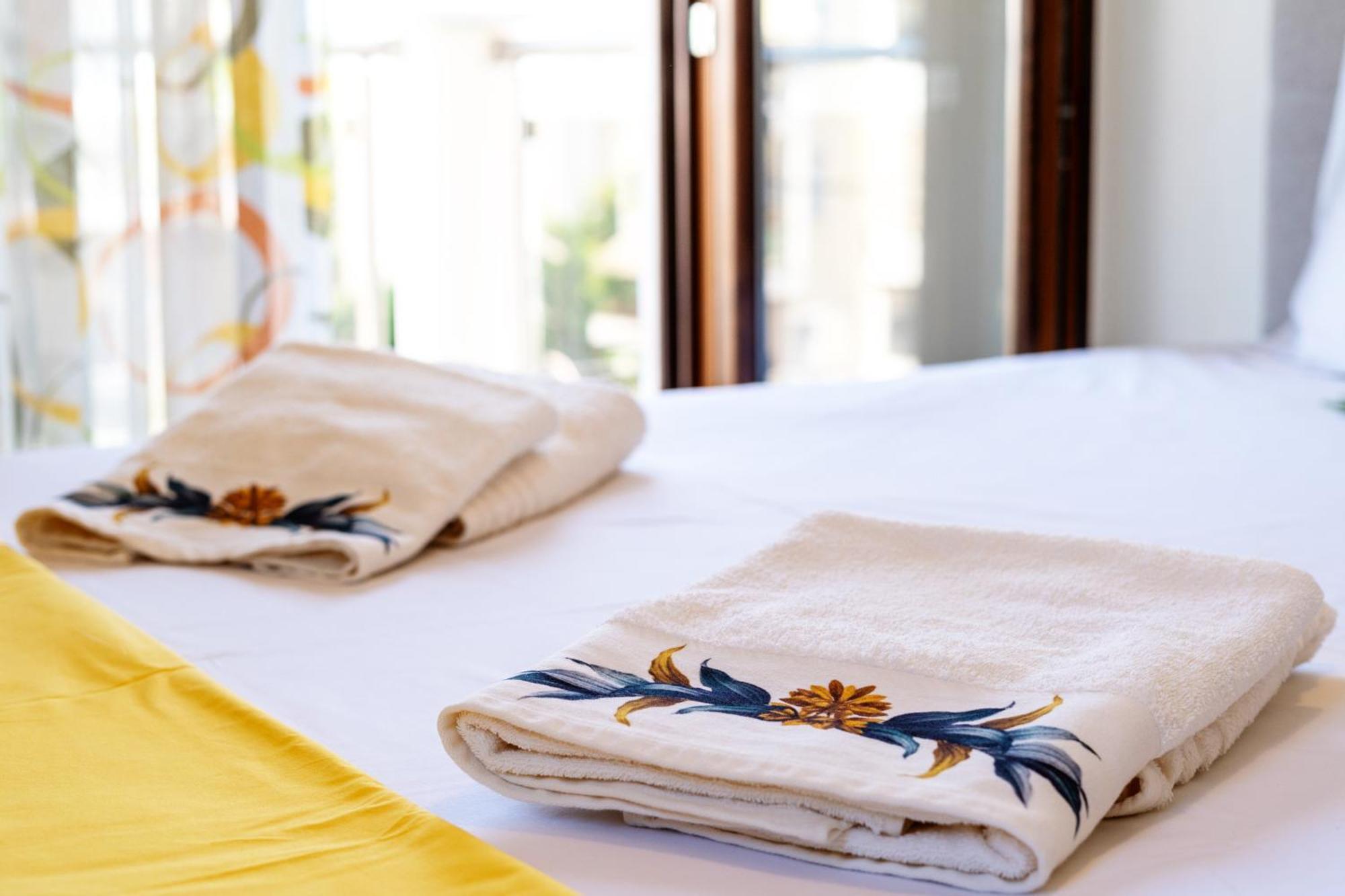 Luxury And Sunny Apartment 250 Mts From The Beach!! Peraía Exterior foto